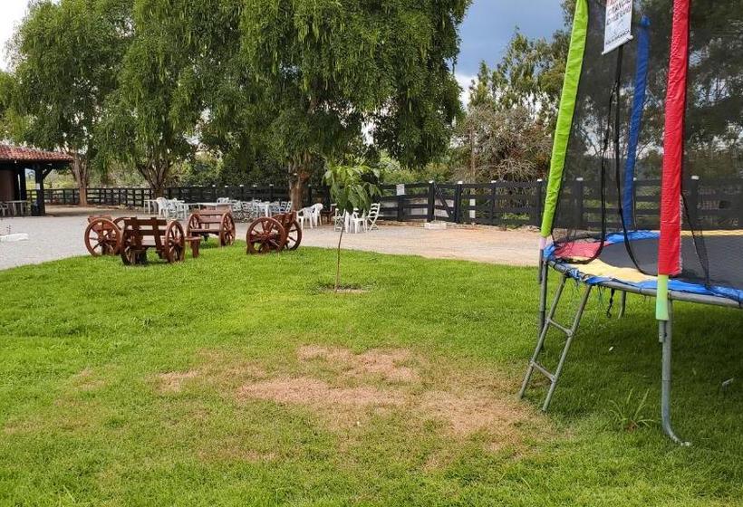 בית מלון כפרי Fazenda água Branca