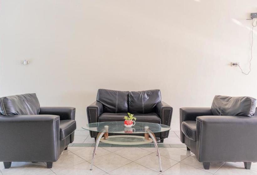 בית מלון כפרי Oyo 1221 Exclusive 48 Syariah