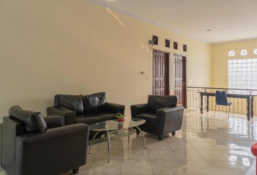 בית מלון כפרי Oyo 1221 Exclusive 48 Syariah