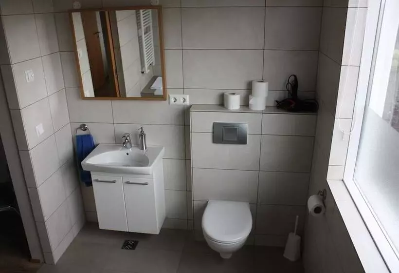 هتل Skútustadir Guesthouse