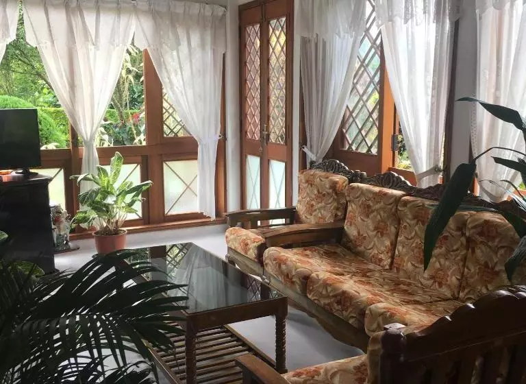 پانسیون Cottage 2010