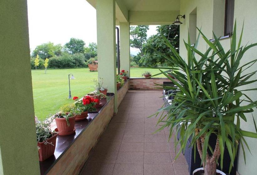 펜션 Penzion Bokros