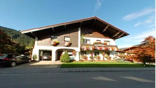 تختخواب و صبحانه Pension Montana