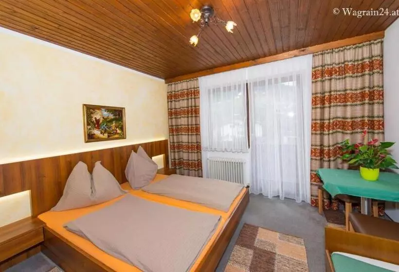 تختخواب و صبحانه Pension Montana