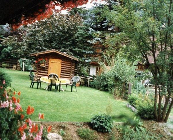 تختخواب و صبحانه Pension Montana