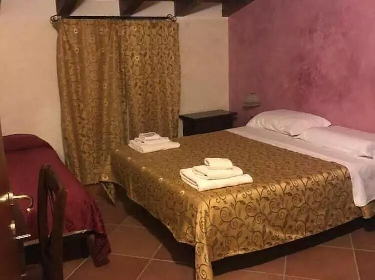 هتل Agriturismo La Vedetta Dei Nebrodi
