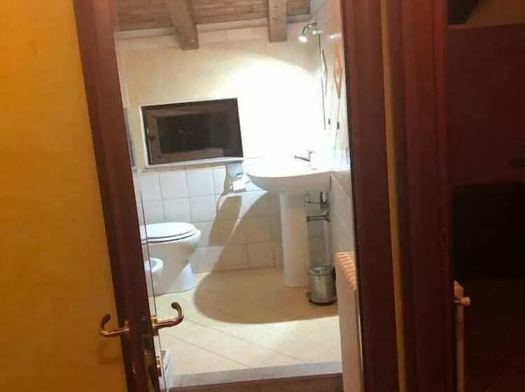 هتل Agriturismo La Vedetta Dei Nebrodi