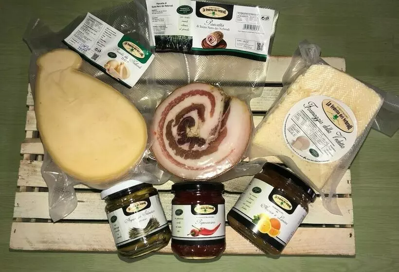 هتل Agriturismo La Vedetta Dei Nebrodi