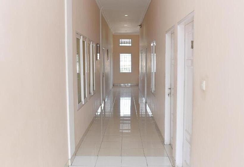 פנסיון Al Ghani Syariah Mitra Reddoorz