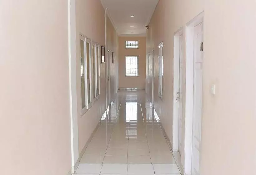ペンション Al Ghani Syariah Mitra Reddoorz