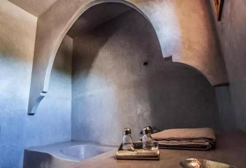 ペンション Dar Essaada