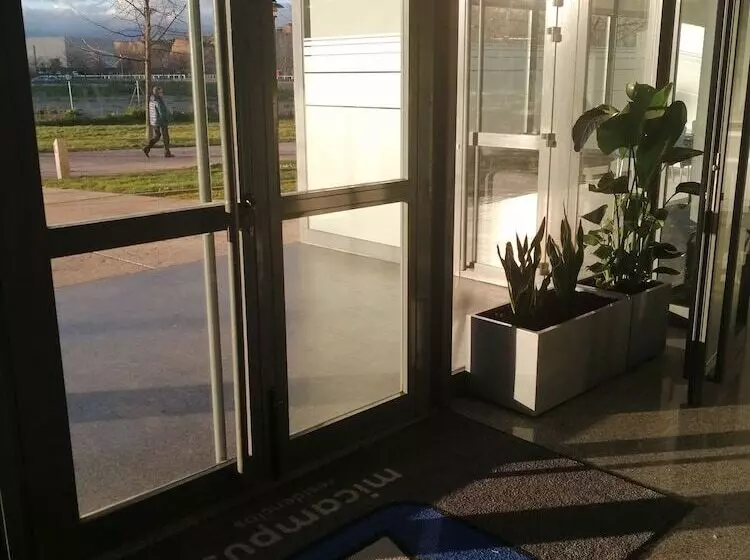 پانسیون Micampus Logroño Student Residence