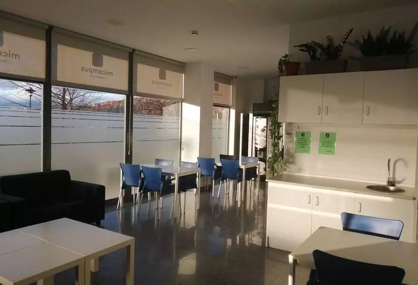 پانسیون Micampus Logroño Student Residence