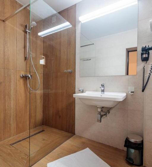 Pensiunea Andrei Rm Valcea