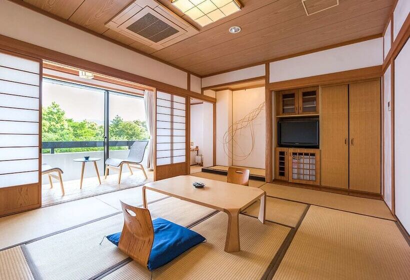 Ryokan Mifuneyama Rakuen