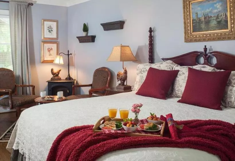 Chanticleer Inn Bed & Breakfast