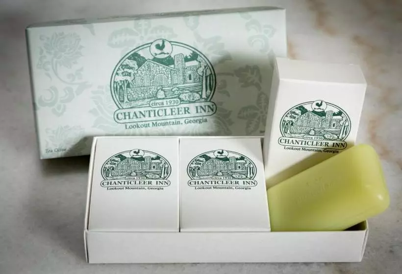 Chanticleer Inn Bed & Breakfast