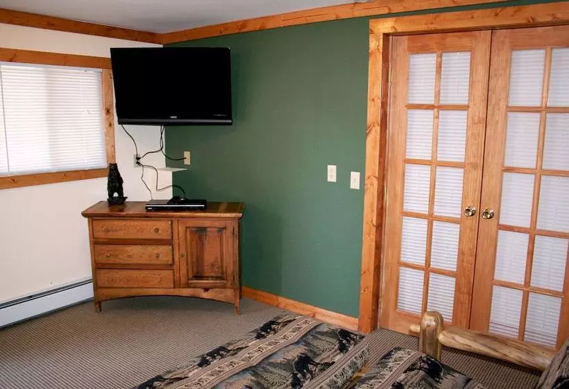 Timber Creek Chalets: 7 2 Bedroom Cabin