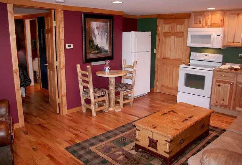 Timber Creek Chalets: 7 2 Bedroom Cabin