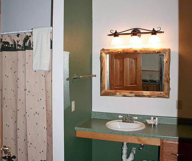 Timber Creek Chalets: 7 2 Bedroom Cabin