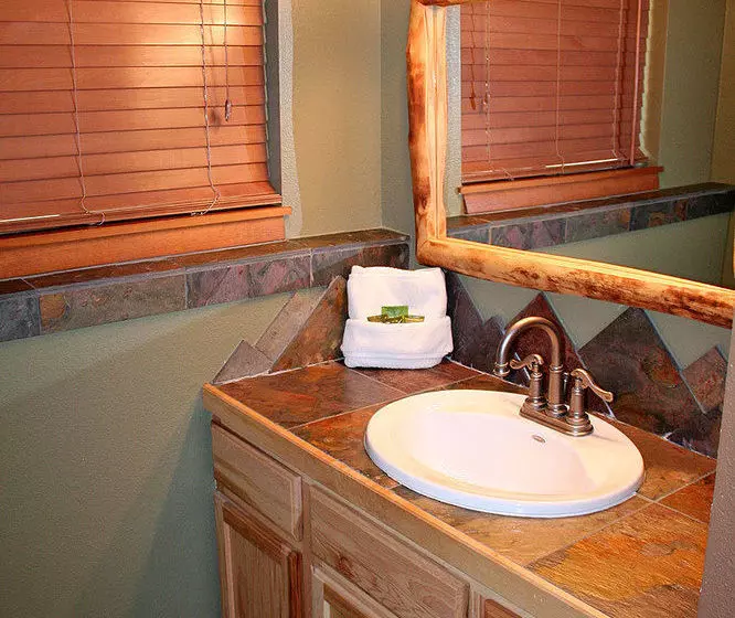 Timber Creek Chalets: 7 2 Bedroom Cabin