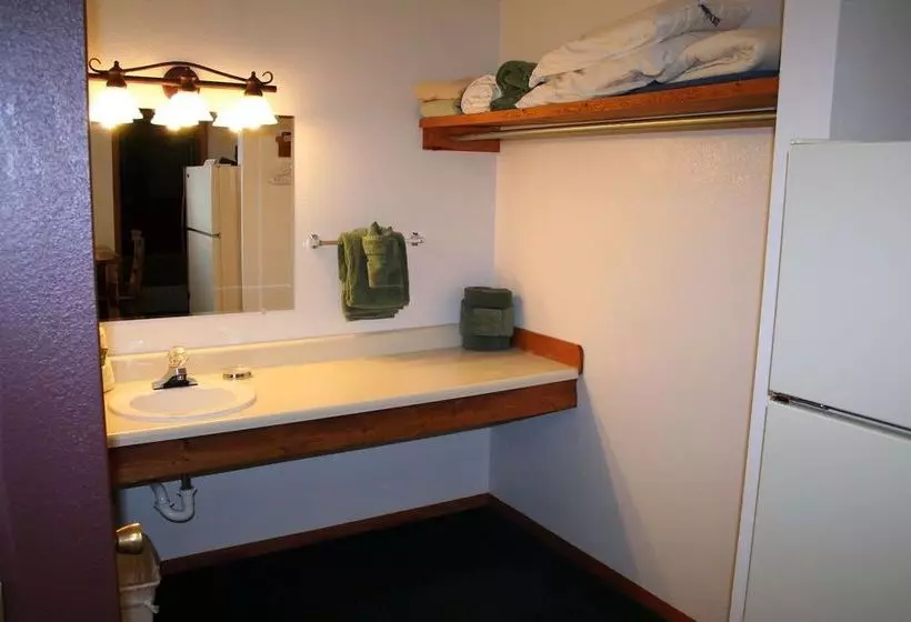 Timber Creek Chalets: 7 2 Bedroom Cabin