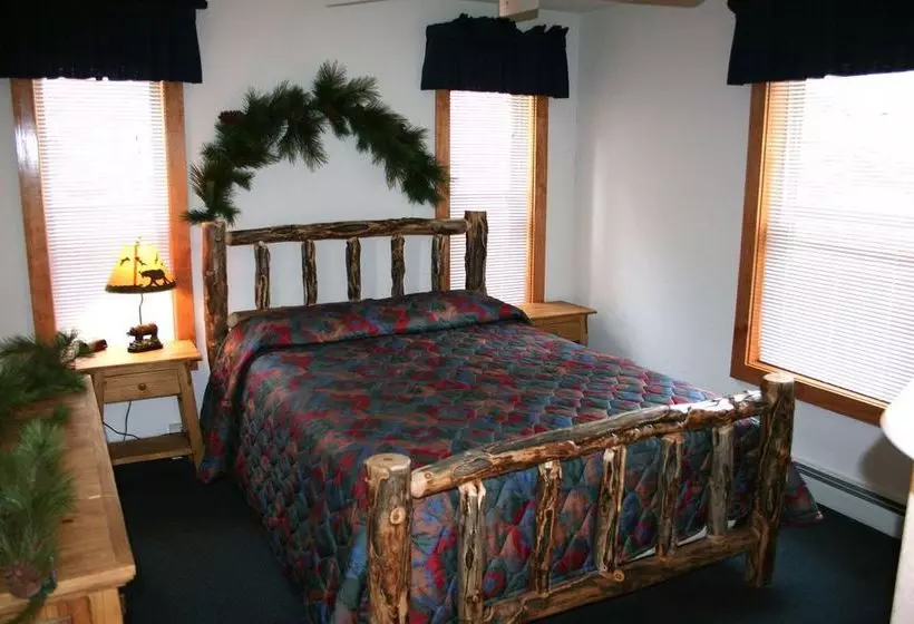 Timber Creek Chalets: 7 2 Bedroom Cabin