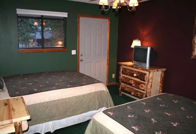Timber Creek Chalets: 7 2 Bedroom Cabin