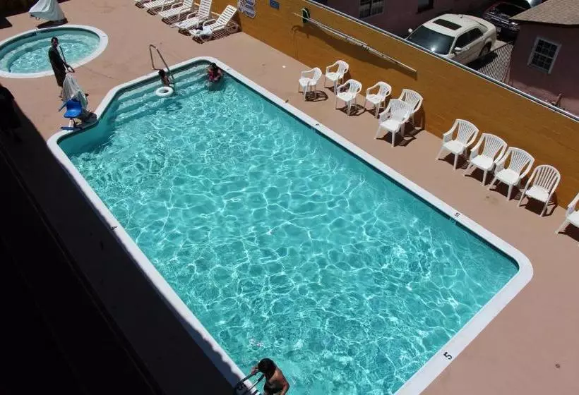 ホテル Budget Inn Santa Ana