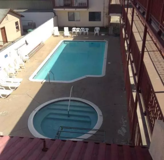 ホテル Budget Inn Santa Ana