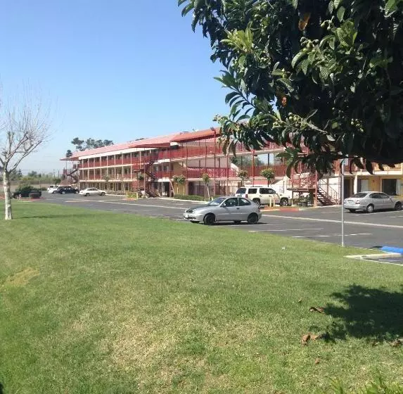 ホテル Budget Inn Santa Ana