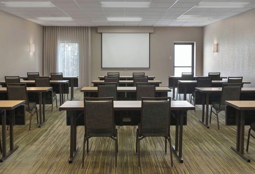 هتل Courtyard By Marriott Boston Norwood/canton