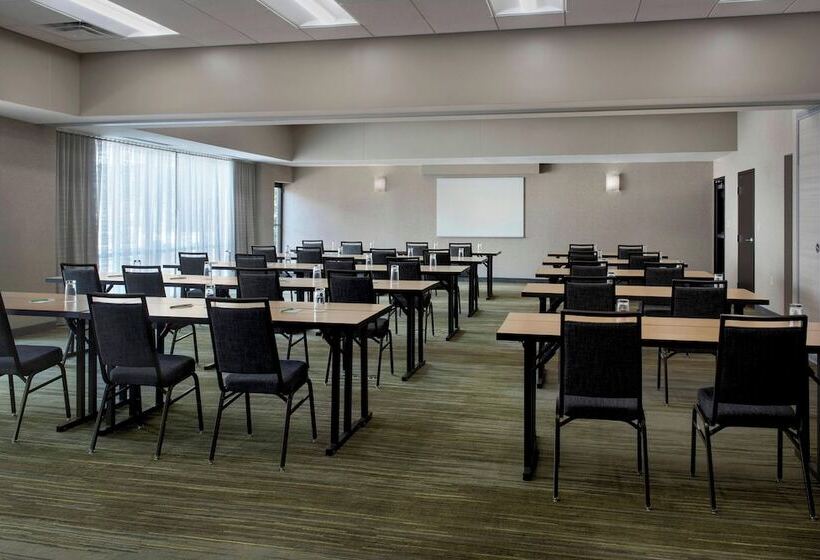 هتل Courtyard By Marriott Boston Norwood/canton