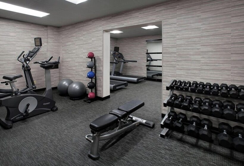 هتل Courtyard By Marriott Boston Norwood/canton