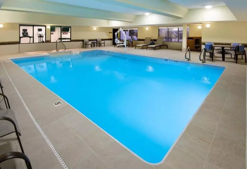 בית מלון כפרי Courtyard Indianapolis At The Capitol