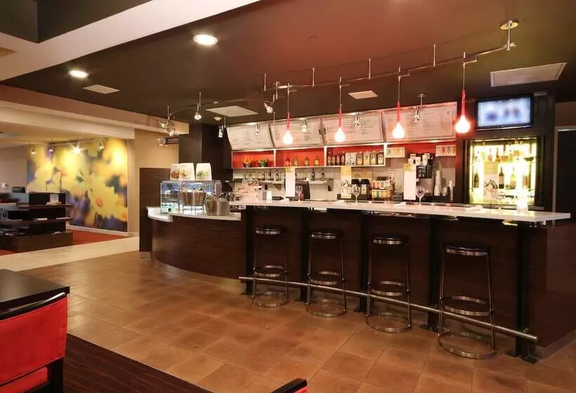 ホテル Courtyard By Marriott Flint Grand Blanc
