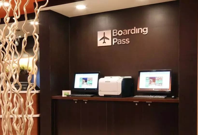 ホテル Courtyard By Marriott Flint Grand Blanc