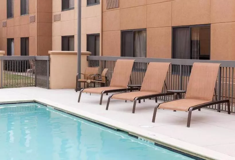 هتل Courtyard By Marriott Jackson Ridgeland