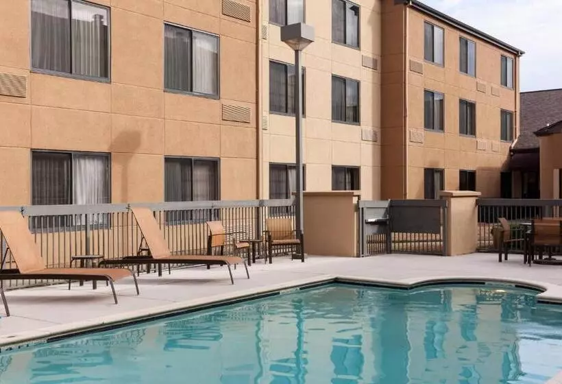 هتل Courtyard By Marriott Jackson Ridgeland