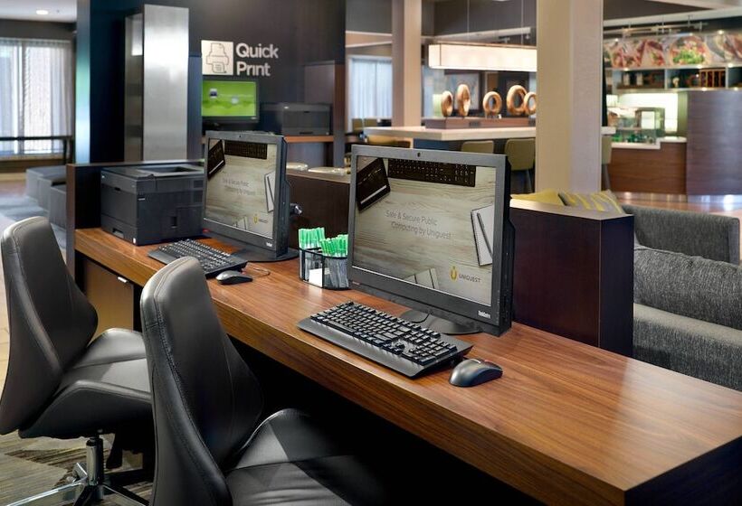 هتل Courtyard By Marriott Macon