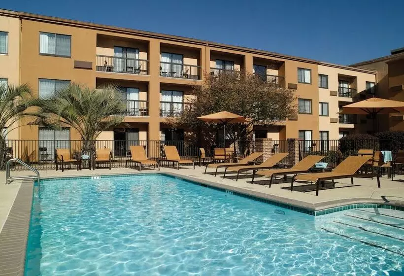 Hotelli Courtyard By Marriott Macon