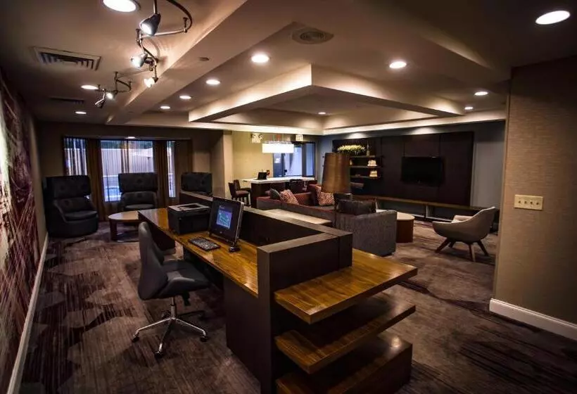 酒店 Courtyard Memphis East/bill Morris Parkway