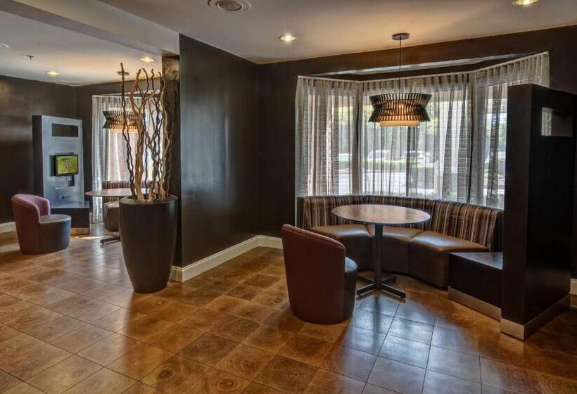 فندق Courtyard Memphis Germantown