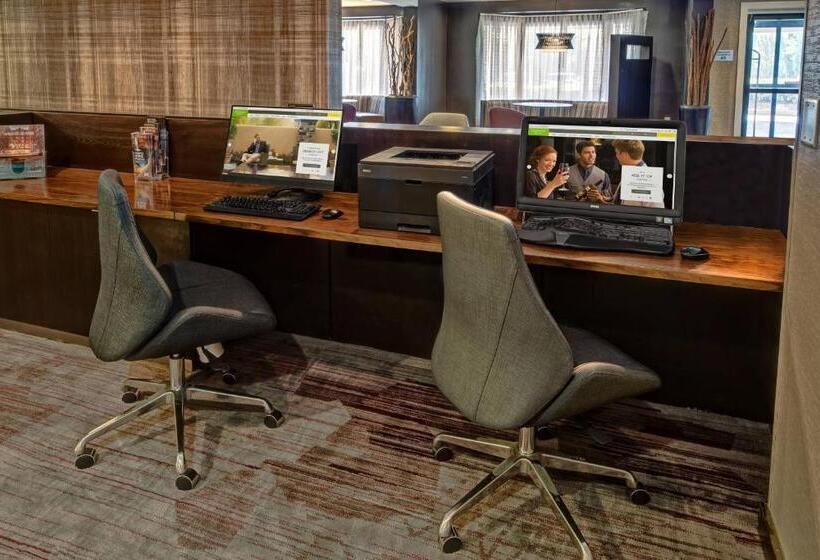 فندق Courtyard Memphis Germantown