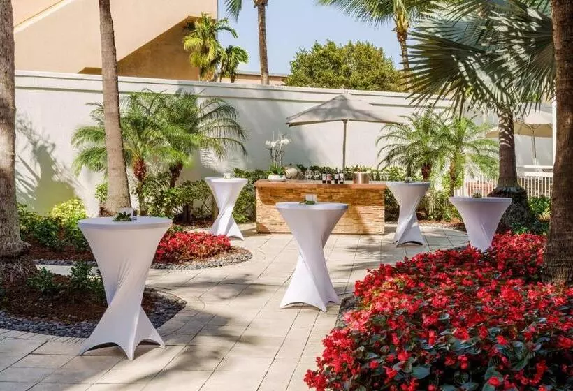 فندق Courtyard By Marriott Miami Aventura Mall