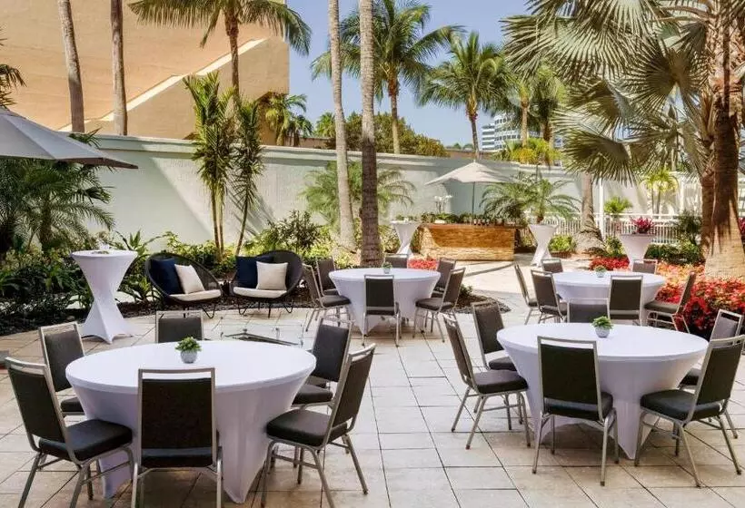 فندق Courtyard By Marriott Miami Aventura Mall