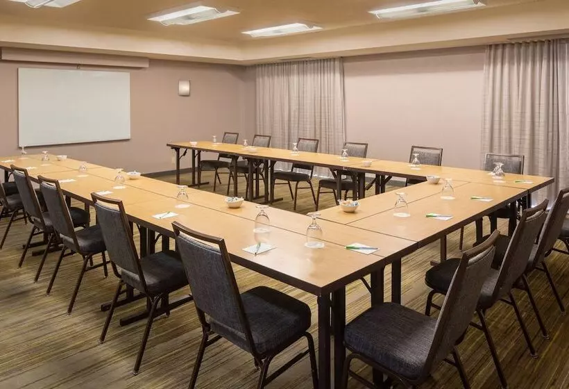 בית מלון כפרי Courtyard By Marriott Orlando Airport