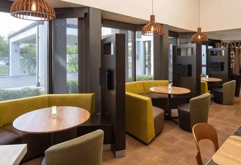 בית מלון כפרי Courtyard By Marriott Orlando Airport