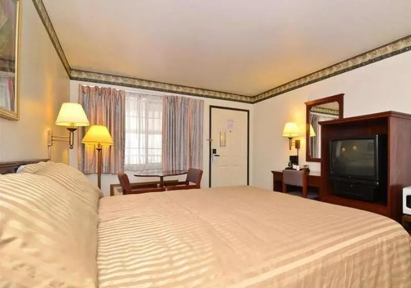 Отель Crossroads Inn   Downtown Sacramento