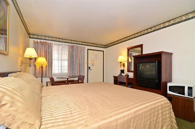 فندق Crossroads Inn   Downtown Sacramento